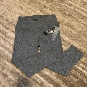 NWT Zobha Capri legging Size L